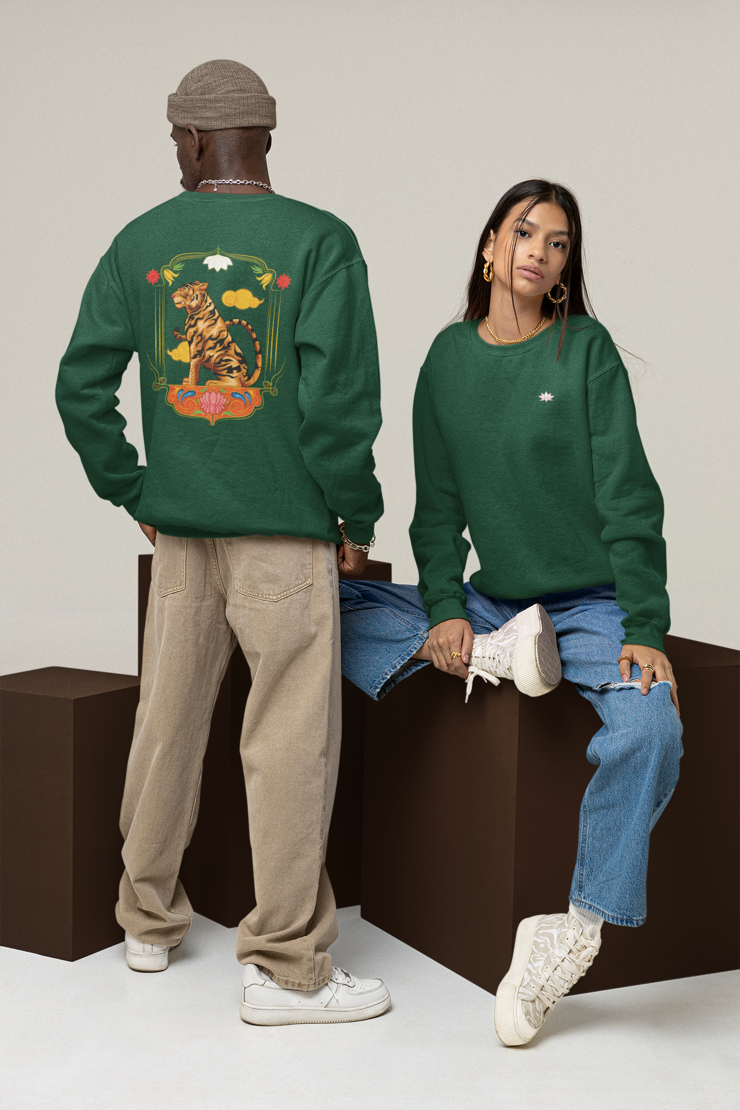 Oversized Sweatshirt: Royal Tiger